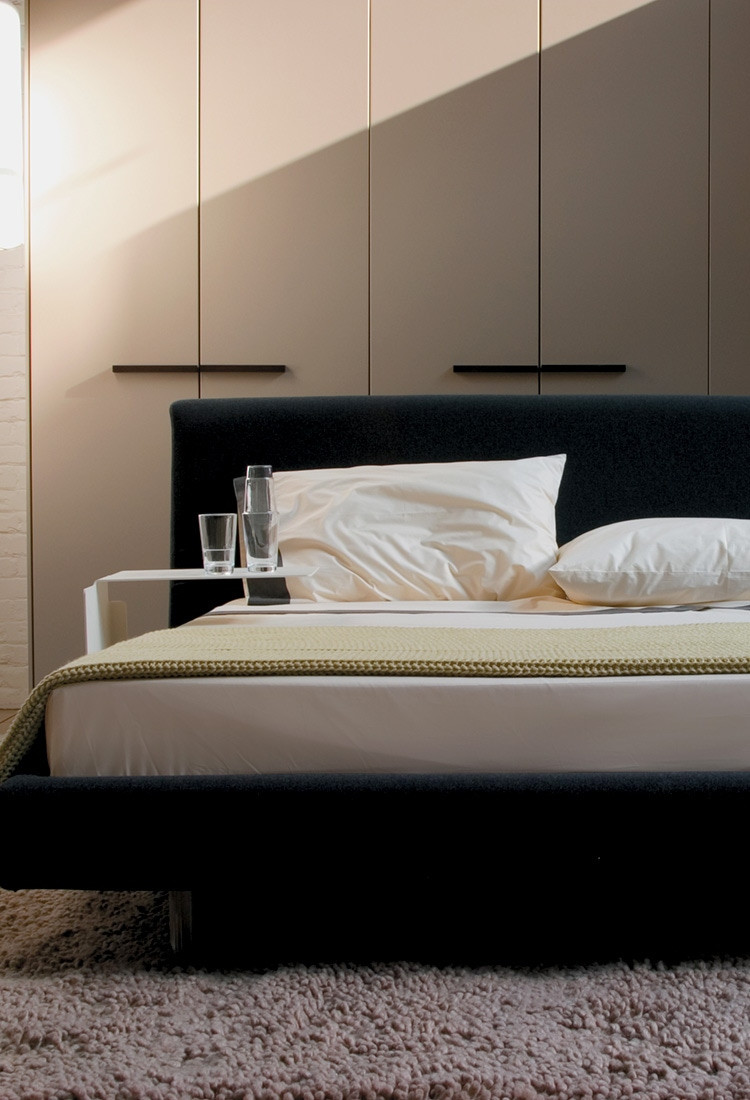 Bensen Onto Bed - Thumbnail 4