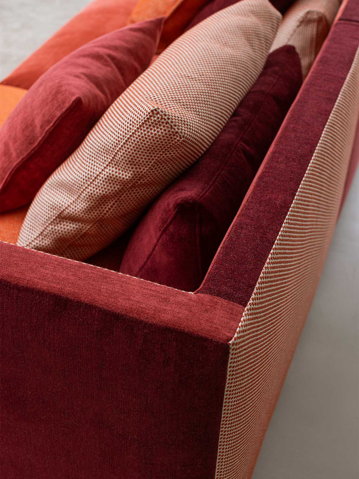 Luxurious Cocoon Sofa by Eilersen - Ultimate Comfort & Customization