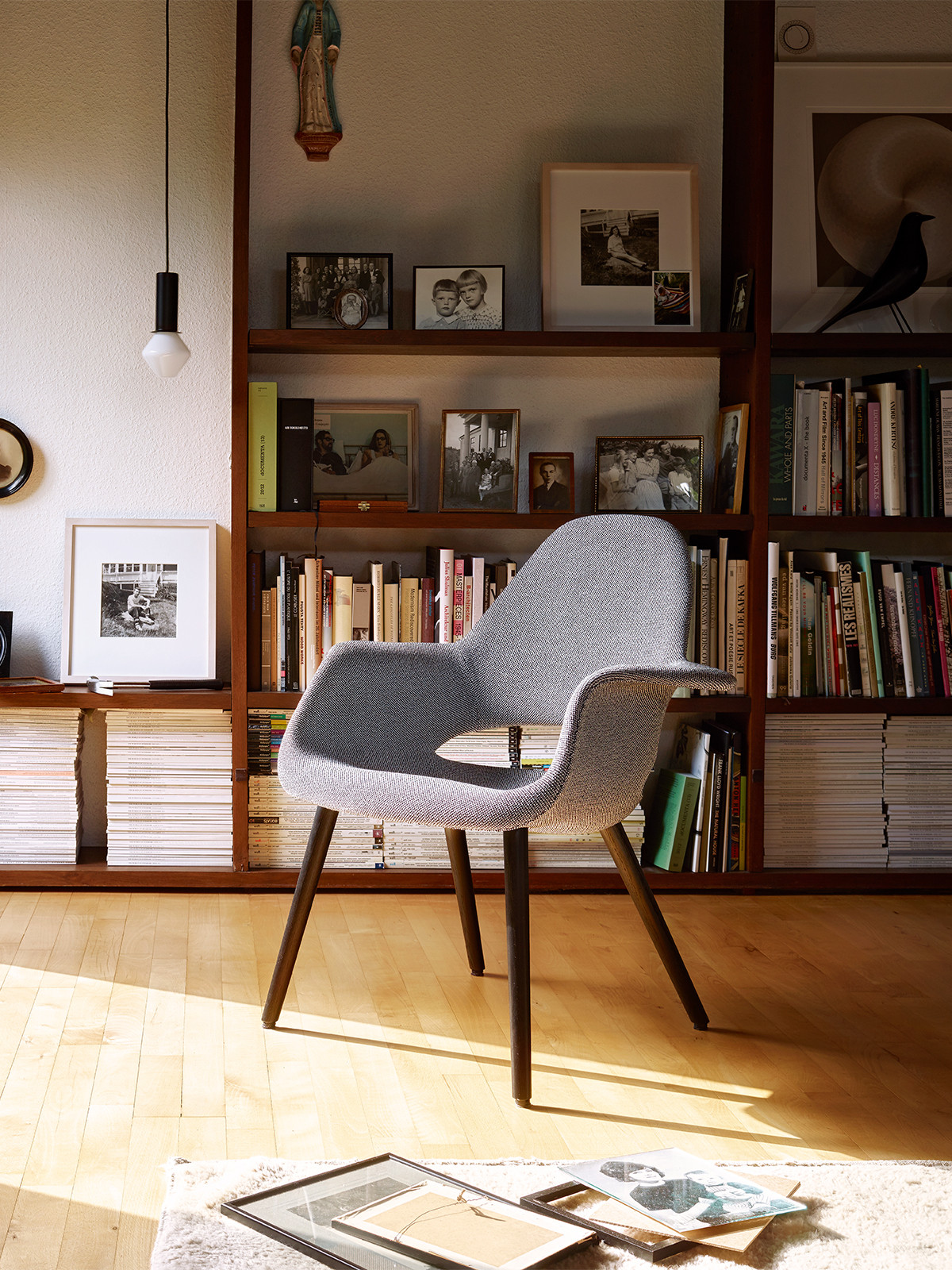 Shop the Iconic Organic Chair by Vitra - Classic Design & Ultimate