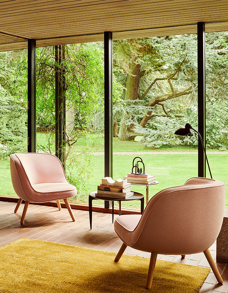 Tray Table by Fritz Hansen - lifestyle view 2