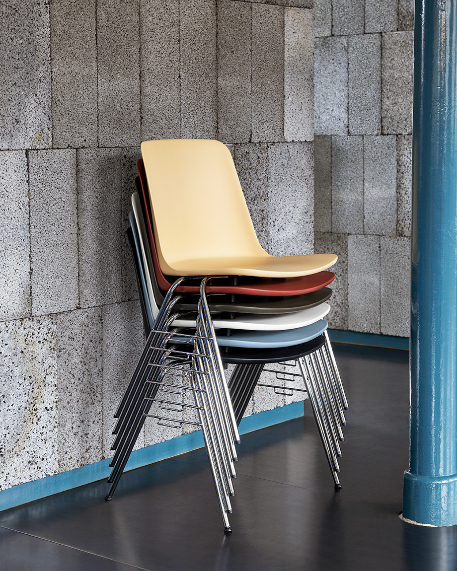 HW27 Rely Stacking Chair with Linking by &Tradition - lifestyle view 2