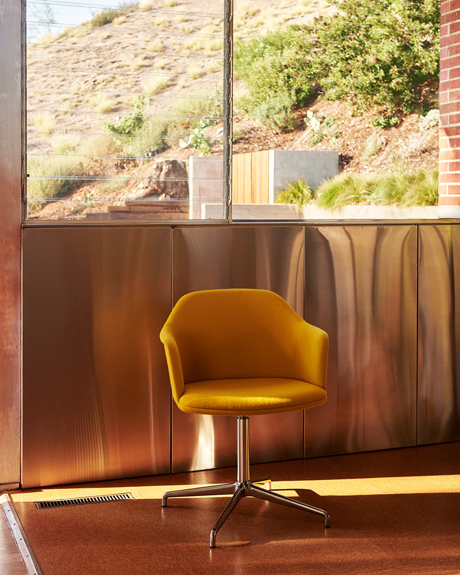 HW41 Rely Upholstered Swivel Armchair with Cushion by &Tradition - lifestyle view 2