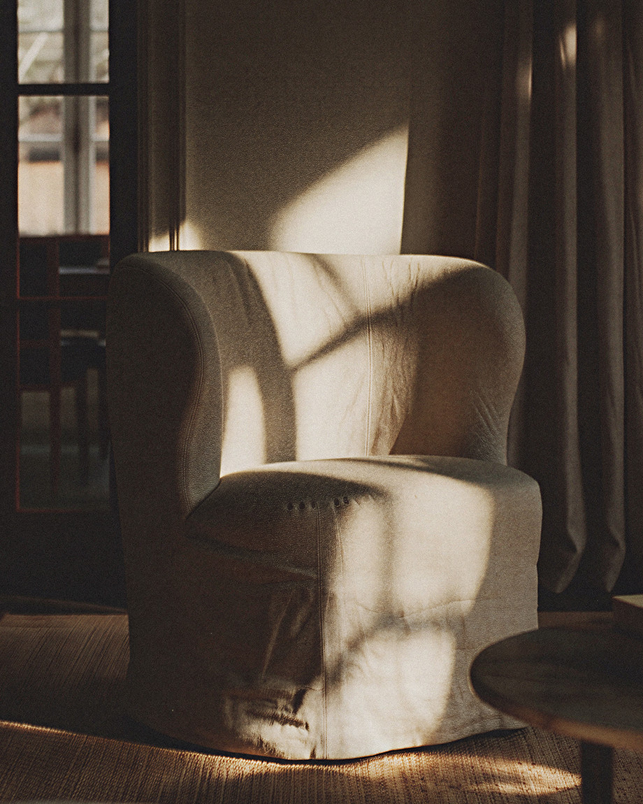 Stay Slipcover Lounge Chair by Gubi - lifestyle view 2