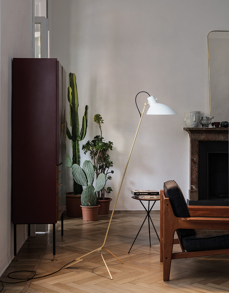VV Cinquanta Floor Lamp by Astep - lifestyle view 1