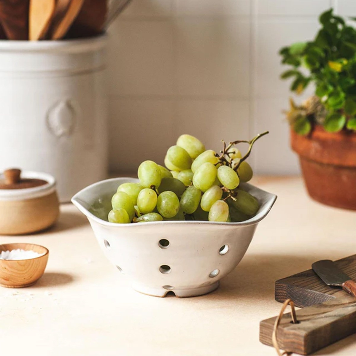 Farmhouse Pottery Windrow Berry Bowl - Thumbnail 2