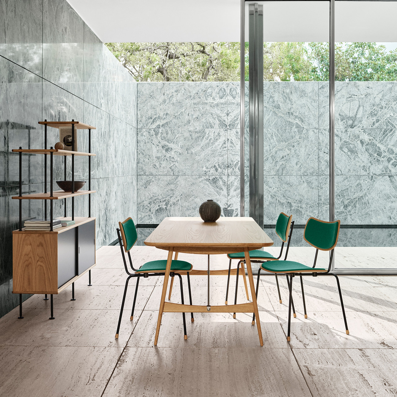 BM1160 Hunting Table by Børge Mogensen | Elegant & Durable Dining