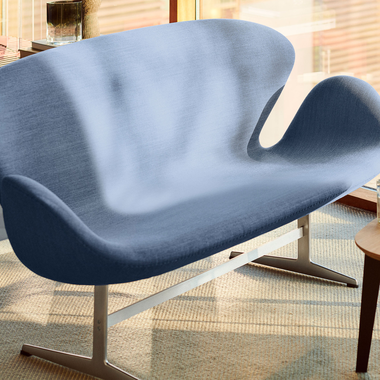 Shop the Iconic Swan Sofa™ by Arne Jacobsen - Modern Elegance for