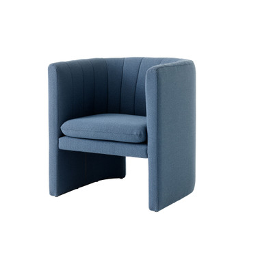 SC23 Loafer Lounge Chair by &Tradition – front view