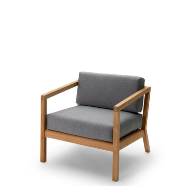 Virkelyst Lounge Chair by Fritz Hansen – front view