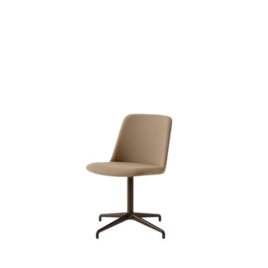 HW18 Rely Upholstered Swivel Chair with Return by &Tradition – front view