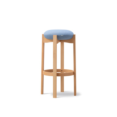 Pioneer Barstool by Fredericia – front view