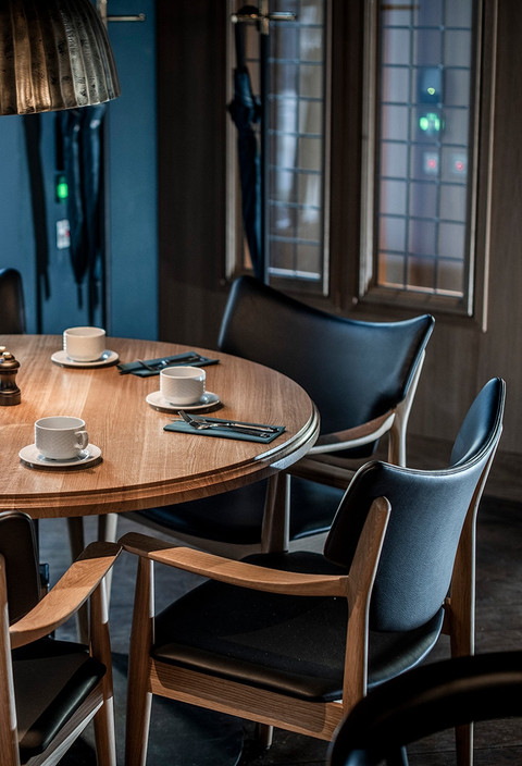 Veng Armchair - Iconic Norwegian Design by Eikund | Leather & Wood