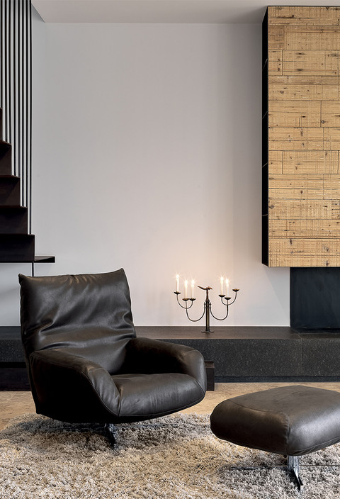 Elegant Chiara Armchair by Edra | Comfortable Swivel Seating