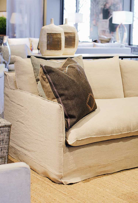 Lekker Home's Almelo C1957-44 Slipcovered Sofa from LEE Industries