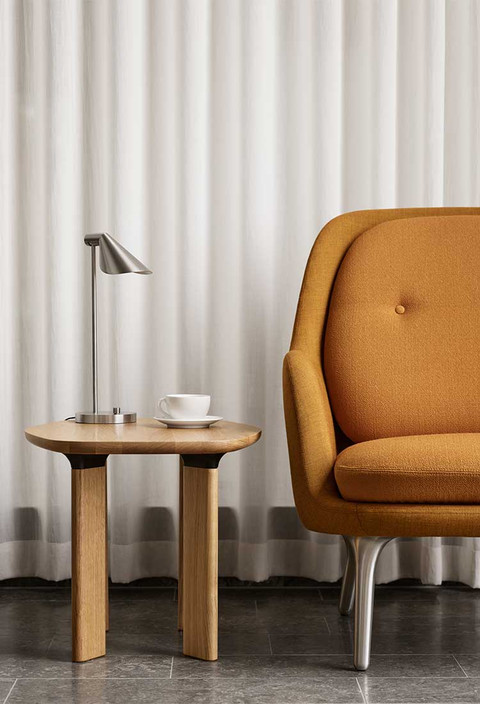 80’s “Fritz Hansen”Side Table by pinage Analog™ Side Table by Fritz Hansen - Sculptural Curves & Danish