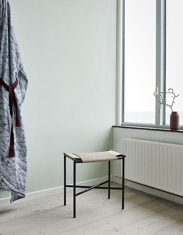 Vent Stool by Fritz Hansen - lifestyle view 2