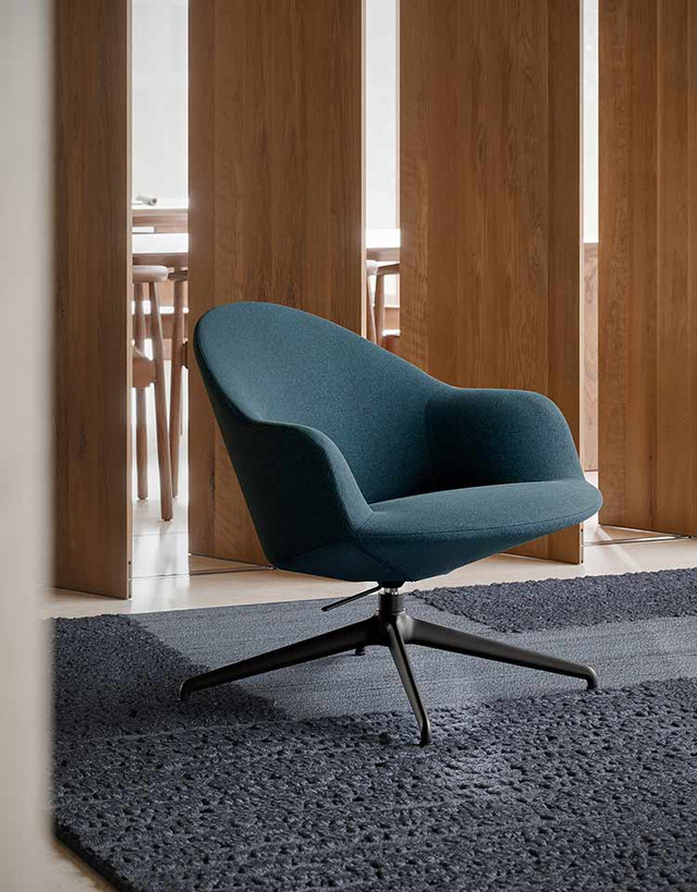 Circa Swivel Chair by Bensen - lifestyle view 1