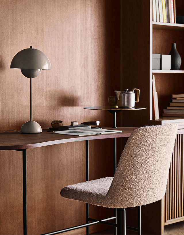 HW13 Rely Upholstered Swivel Chair by &Tradition - lifestyle view 2