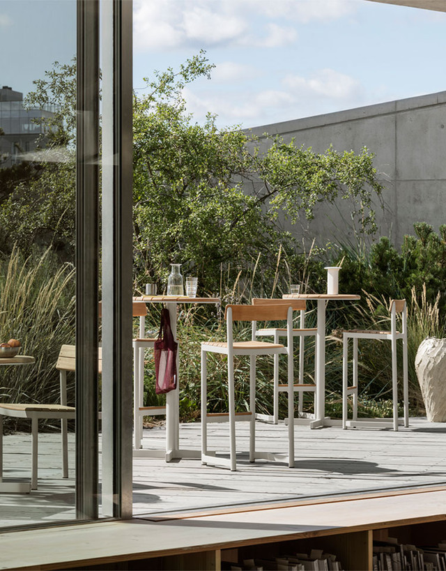 Pelagus Café Table by Fritz Hansen - lifestyle view 2