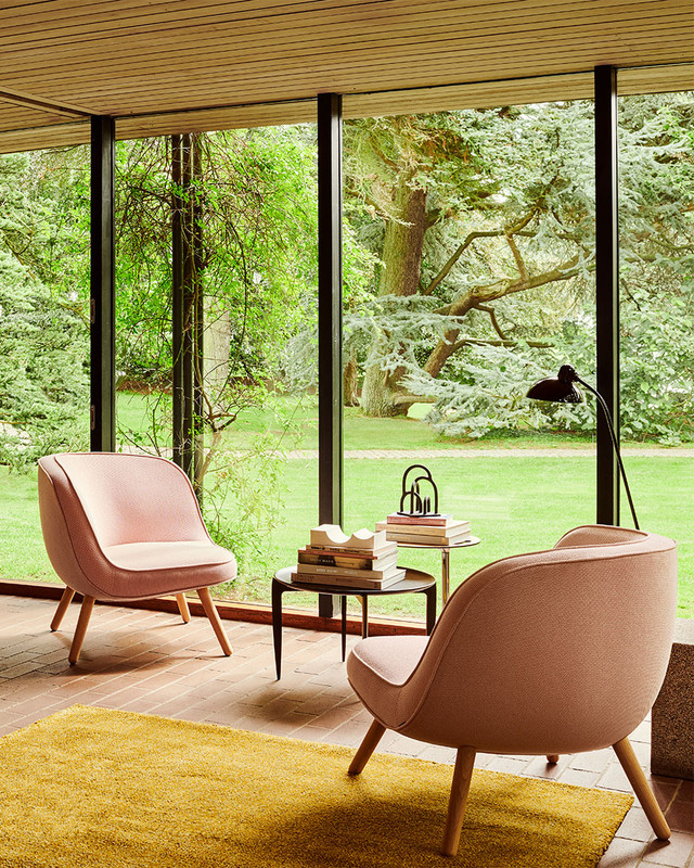 Tray Table by Fritz Hansen - lifestyle view 2