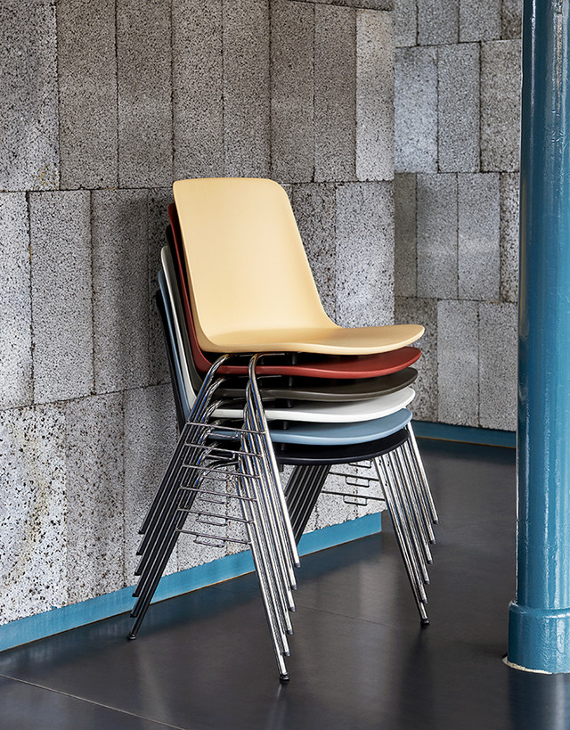 HW27 Rely Stacking Chair with Linking by &Tradition - lifestyle view 2