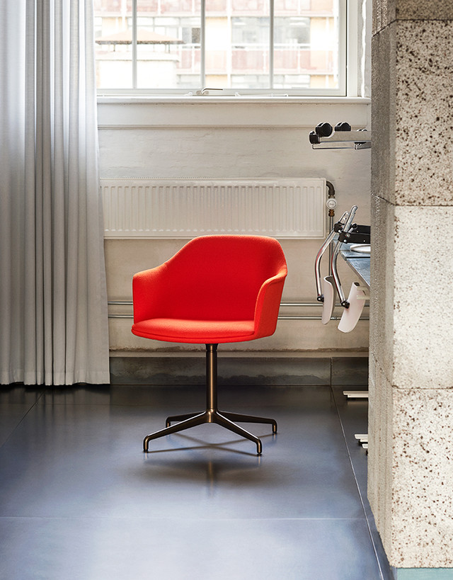 HW46 Rely Upholstered Swivel Armchair with Return + Cushion by &Tradition - lifestyle view 2