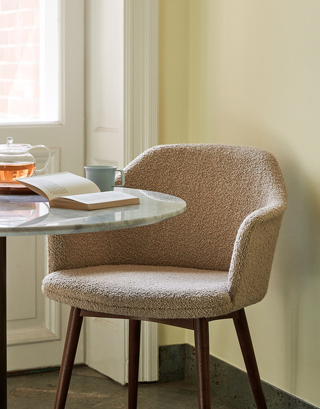 HW79 Rely Upholstered Dining Armchair with Wooden Base + Cushion by &Tradition - lifestyle view 2