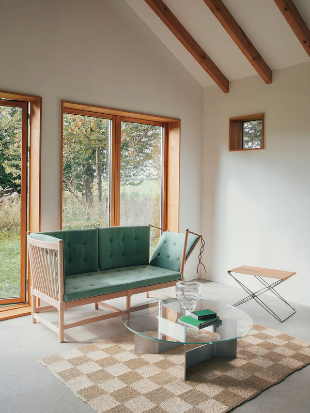 Spoke-Back Sofa by Fredericia - lifestyle view 1
