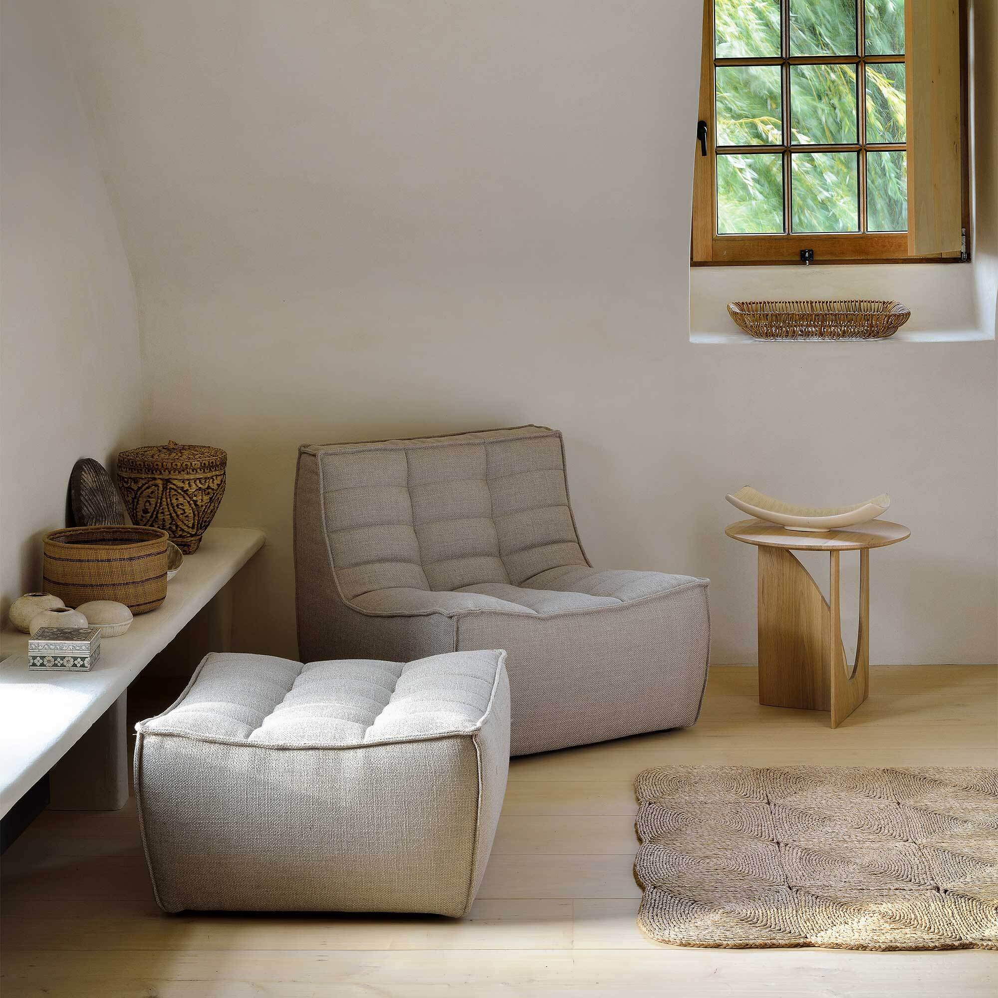 N701 Lounge Chair