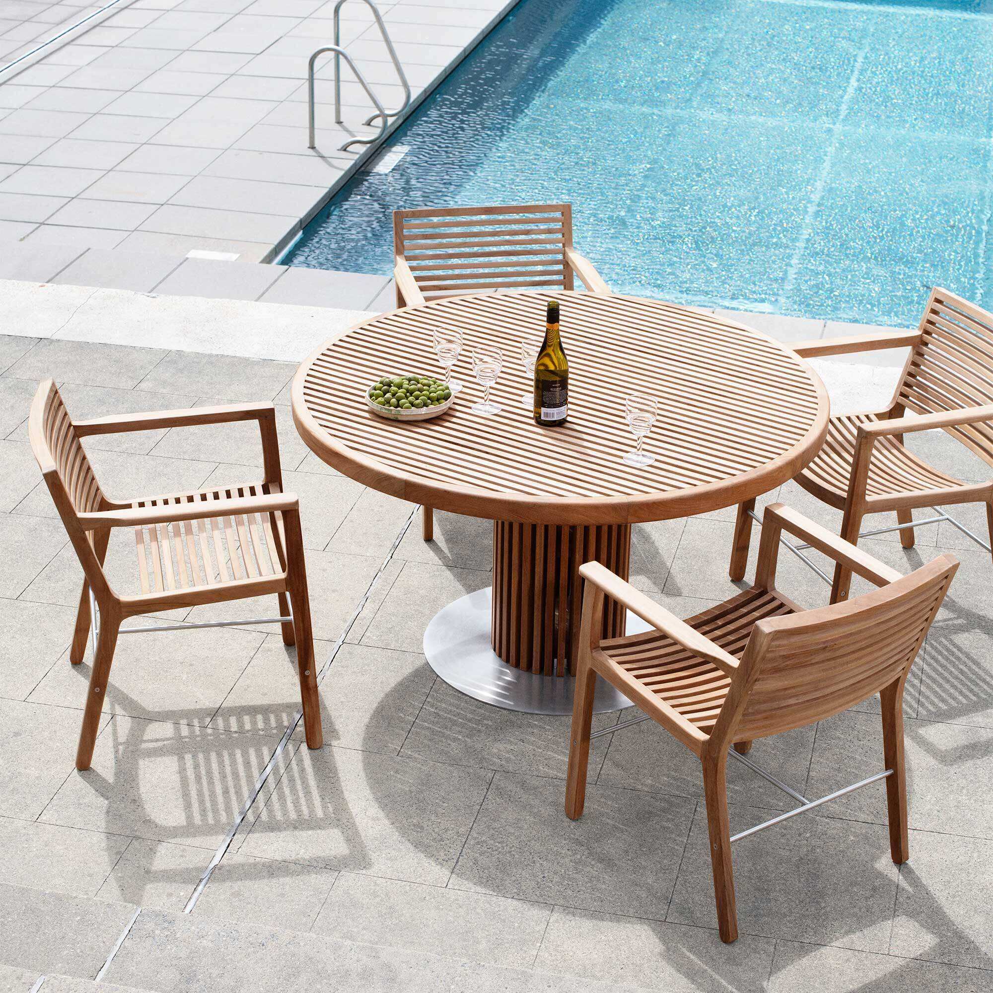 Rib Outdoor Dining Collection