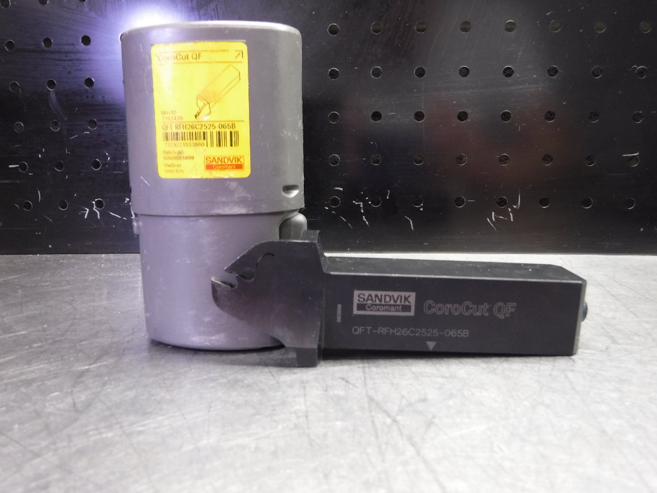 Sandvik 25mm Indexable Lathe Tool Holder QFT-RFH26C2525-065B Superior  Machine  Tool