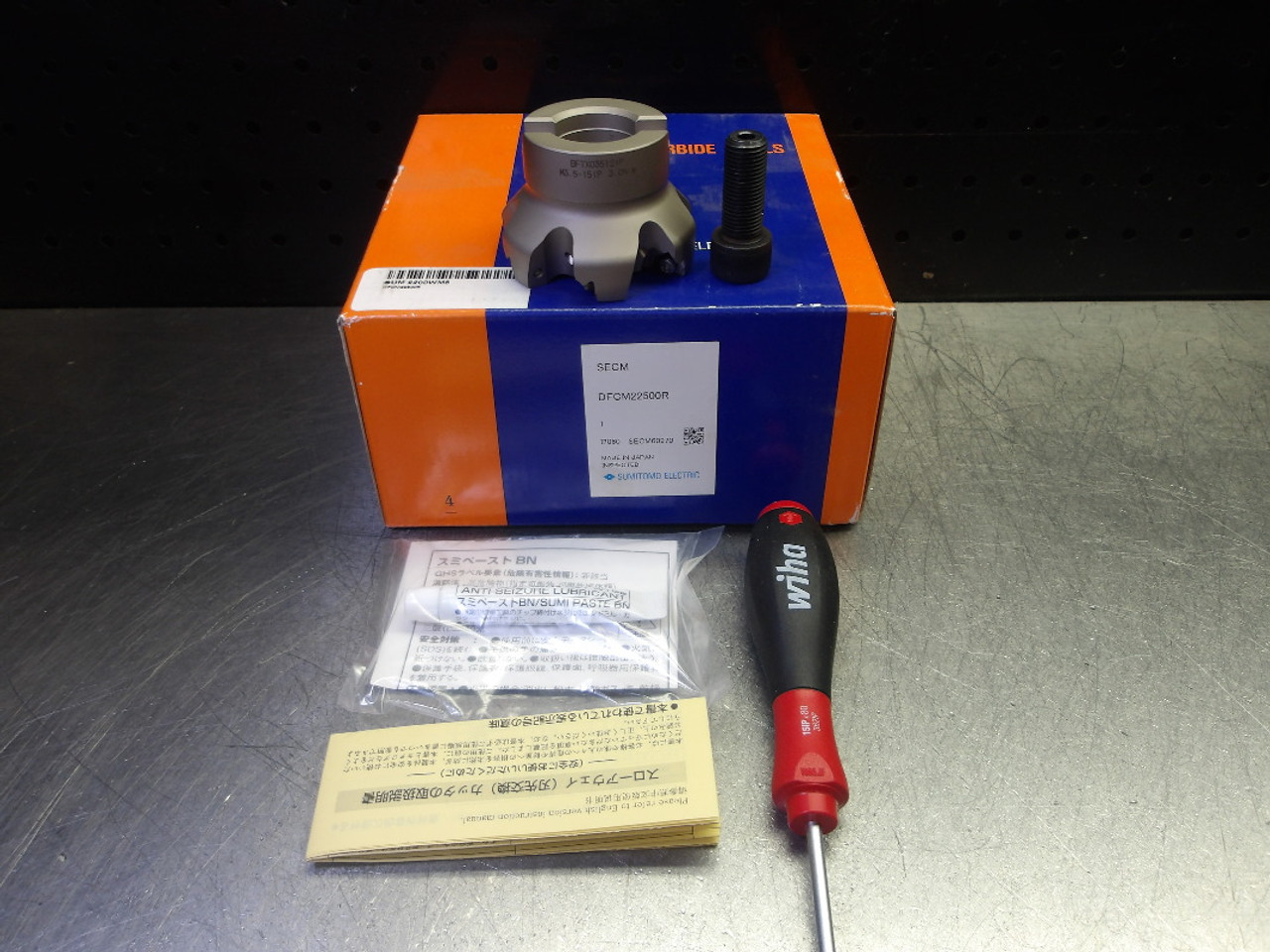 Sumitomo 2.5 Indexable Coolant Thru Facemill 1 Arbor DFCM22500R (LOC2847A)