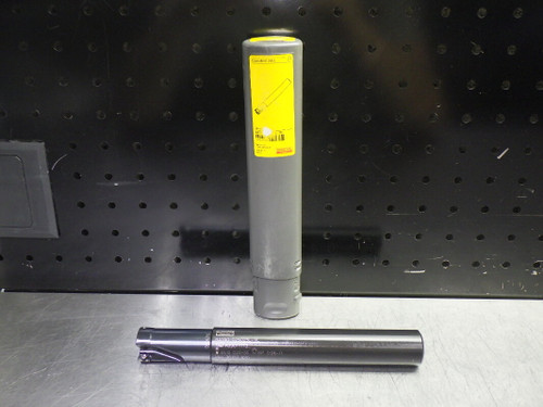 Sandvik 1" 2 Flute Coolant Thru Endmill 1" Shank RA390-025O25L-11L (LOC2828D) Sandvik 1" 2 Flute Coolant Thru Endmill 1" Shank RA390-025O25L-11L (LOC2828D)