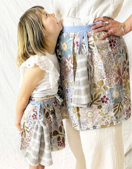 Cotton Duck Cafe Apron Mums and Daughters Twin Set Floral