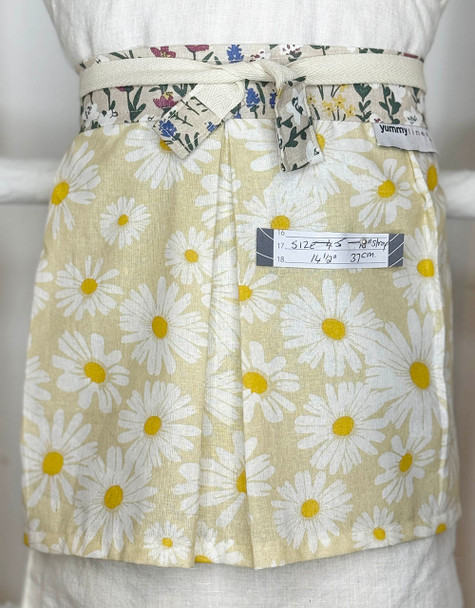 Girls Cotton Cafe Apron Daisy/floral size 4 - 11 years Child - Pleated Yellow Daisy Design