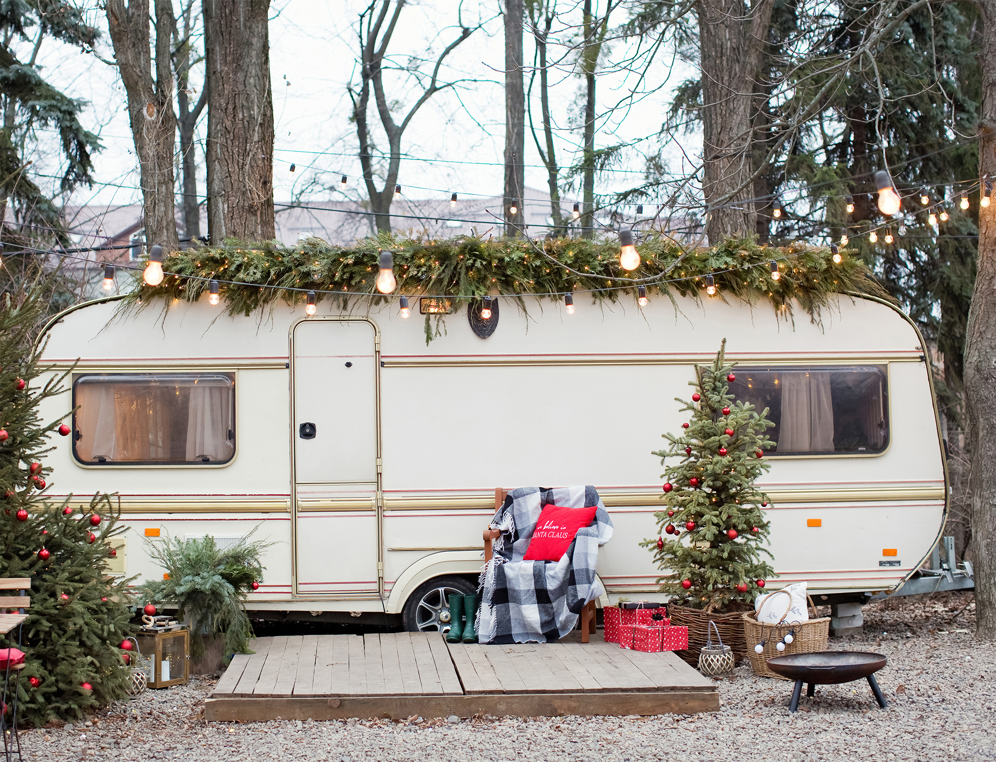 5 Fun and Festive Ways to Decorate Your RV for the Holidays - RecPro