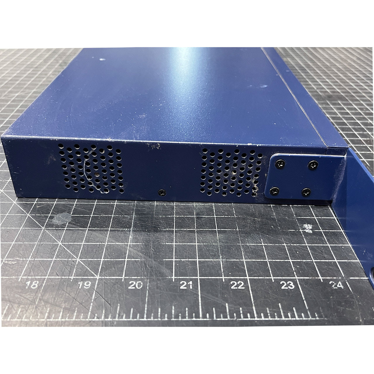 Used NETGEAR 24-Port Gigabit Ethernet Unmanaged Switch JGS524