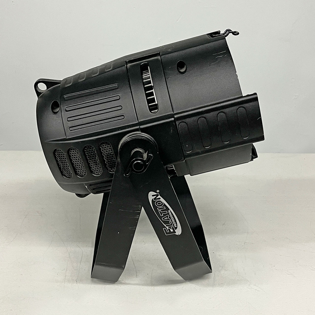 Elation Arena Zoom Q7 IP RGBW LED IP65 Par Wash - Monkey Wrench