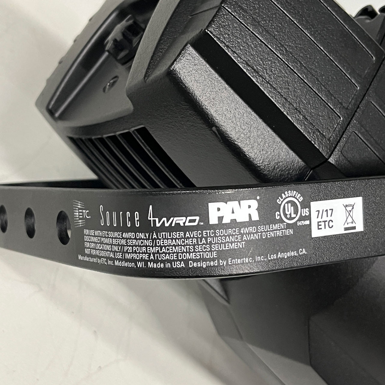 CR01 4WS LED付き ETC Source 4WRD LED PAR Fixture with Light Engine - Monkey
