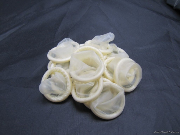 150 WHITE Non-Lubricated Beltpack Sweat Protectors Bulk Condoms