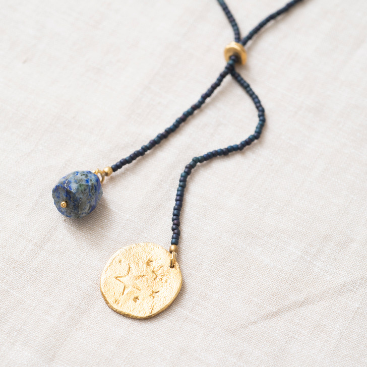 Fairy Lapislazuli Gold Halskette - A Beautiful Story