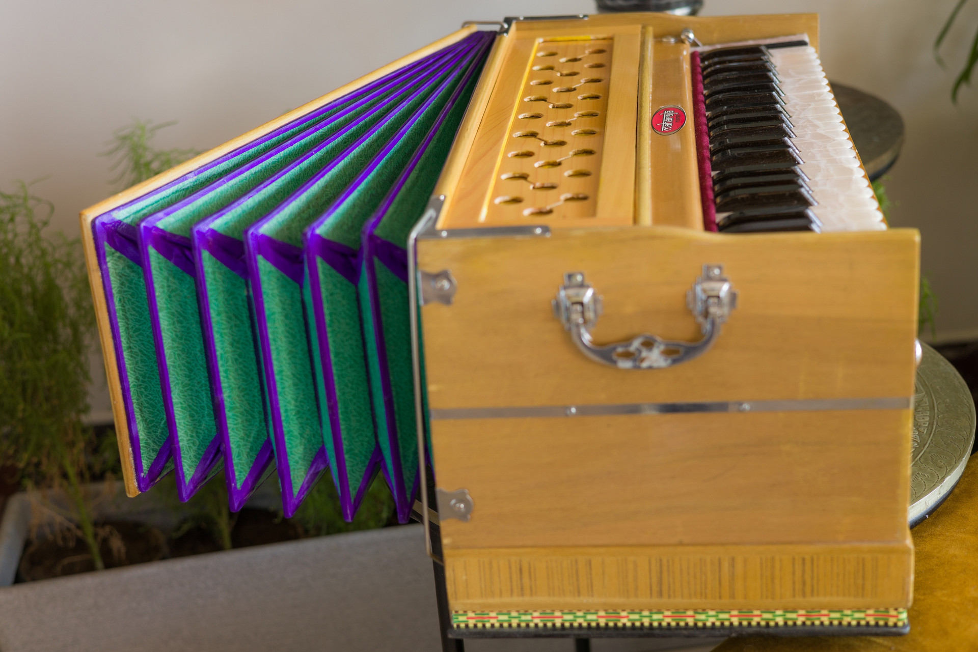 buying harmonium online, welltuned, A440, 7 Stop, standard, 3¼ Octaves