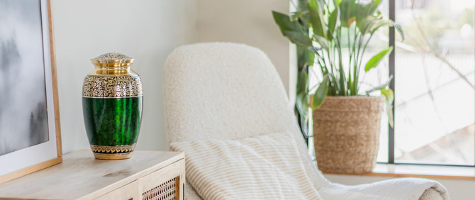 How to Choose the Right Urn for a Loved One