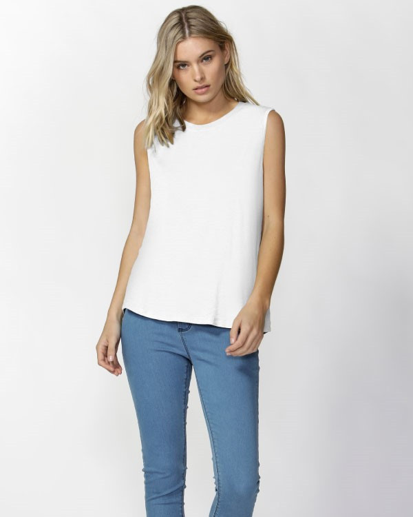 Women's Tops | Capri Tank | BETTY BASICS