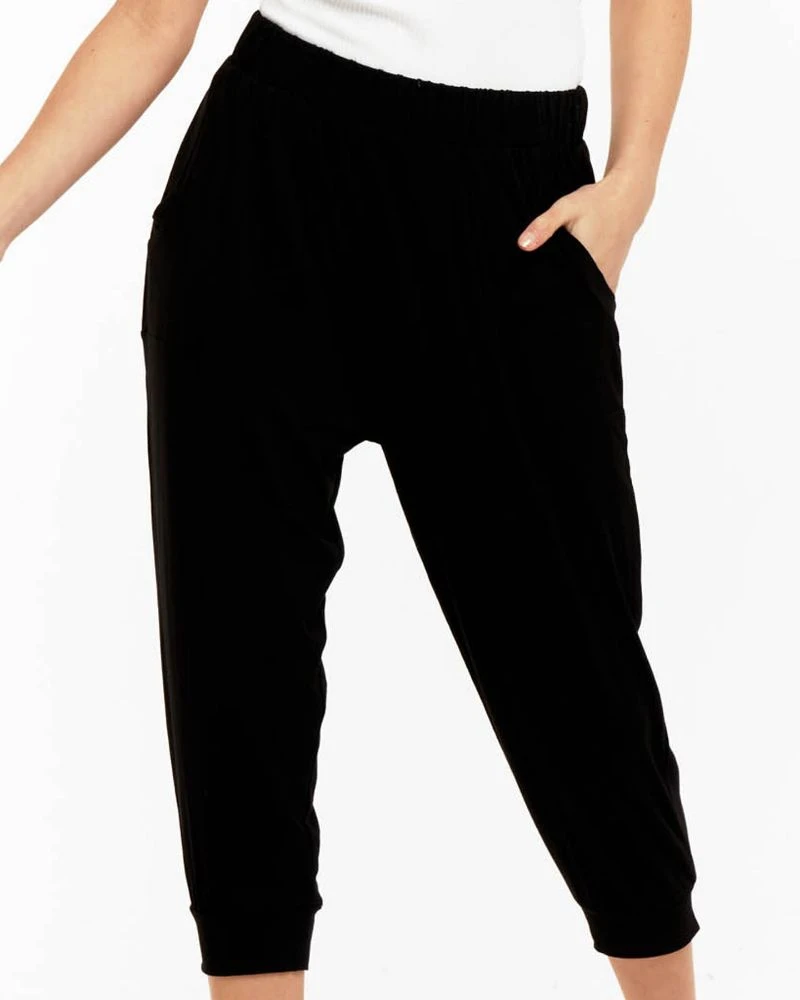 Women's Pant | Tokyo Pant in Black | BETTY BASICS
