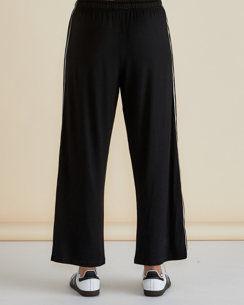 Women's Pant | Evelyn Wide Leg Jogger  | BETTY BASICS