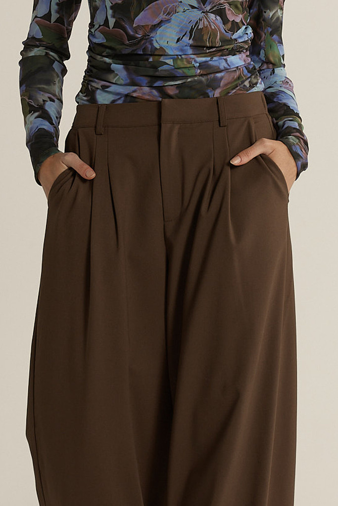Women's Pant | Roan Pleat Front Pant | FATE+BECKER
