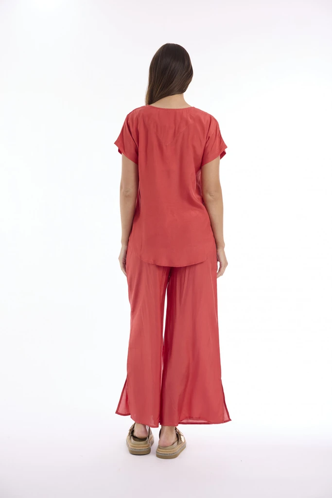 Women's Top | Lux V Neckline Short Sleeve Top | ESCAPE 