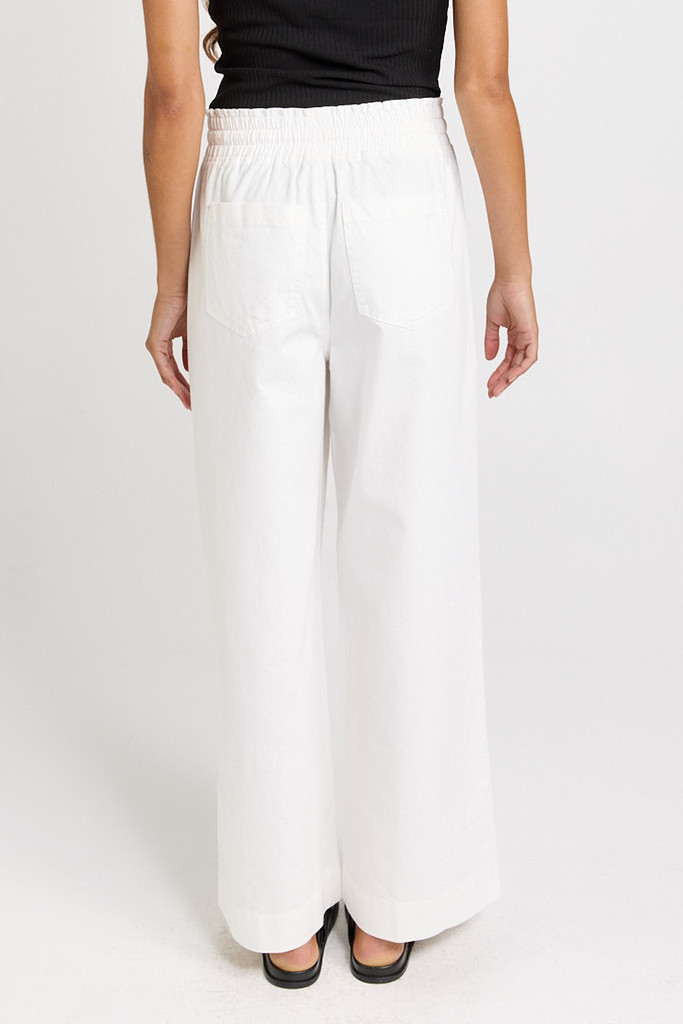 Women's Pant | Saffra Relax Leg Jean | BETTY BASICS