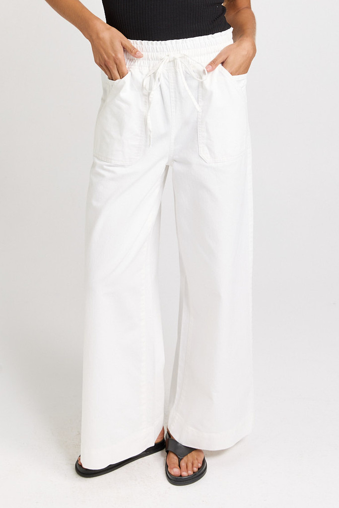 Women's Pant | Saffra Relax Leg Jean | BETTY BASICS